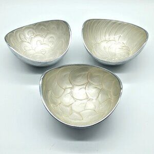 Simply Designz Silver Cream Shell Enamel Interior Bowls